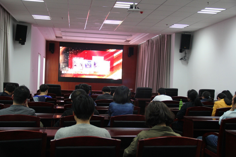 1525932323963911.jpg 觀看厲害了我的國.jpg