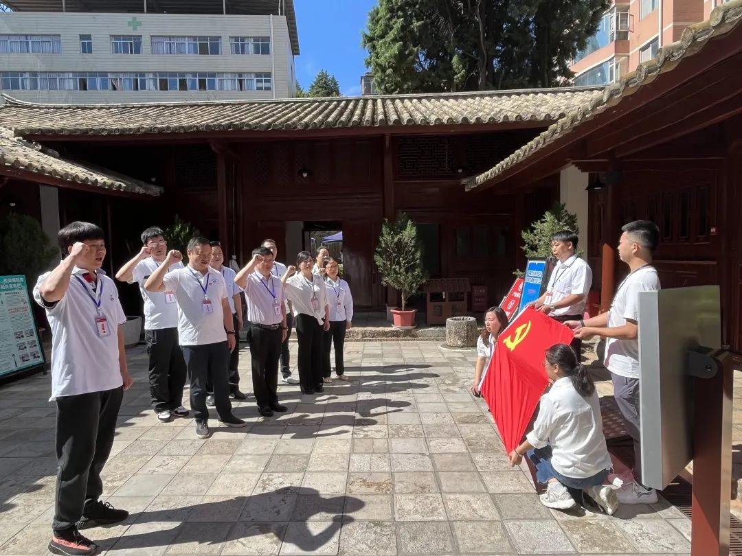 1659491395225453.jpg 六直管開展“循偉人足跡 汲取精神力量”主題黨日活動(dòng)2.jpg