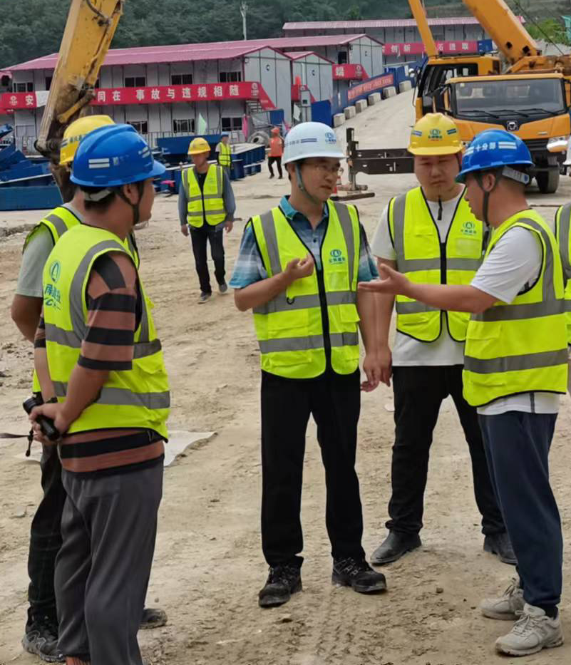 李光正到那興項(xiàng)目檢查指導(dǎo).png