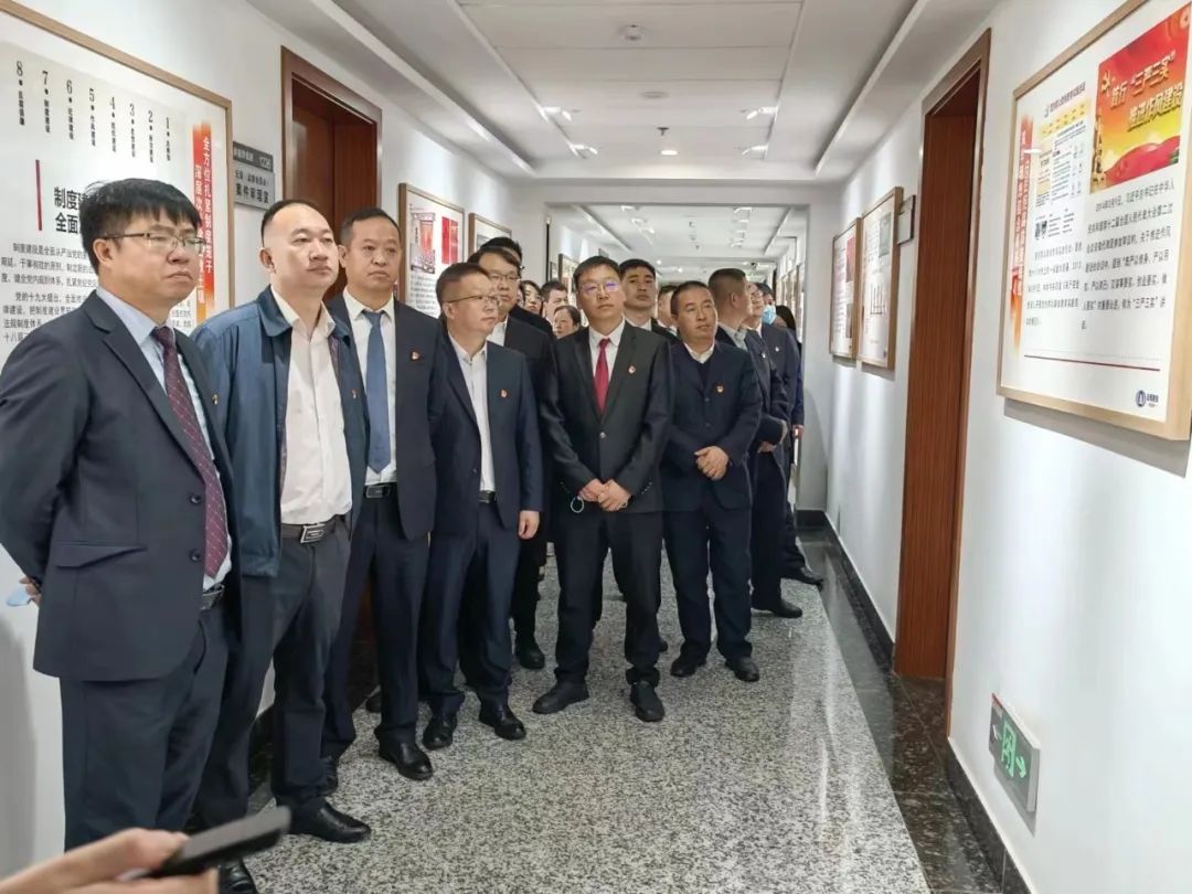 1667178888888854.jpg 2022-10-29公司紀(jì)委組織領(lǐng)導(dǎo)干部參觀集團(tuán)廉潔警示教育基地.jpg